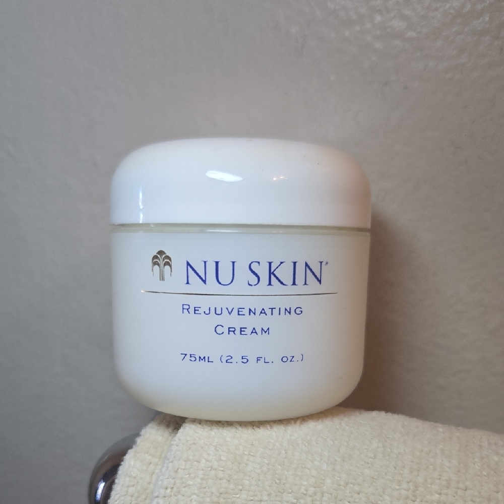 Nu Skin NuSkin brand Rejuvenating Facial Skin Cream